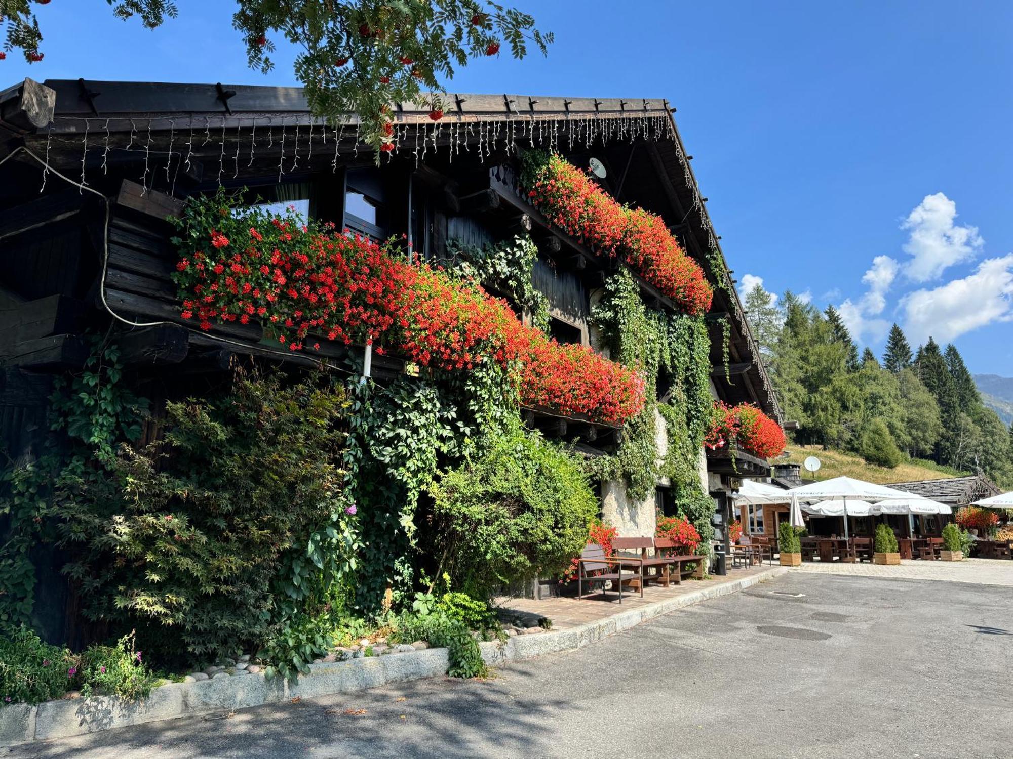 Albergo Ristorante Al Frate Da Streza Мадонна-ди-Кампильо Экстерьер фото