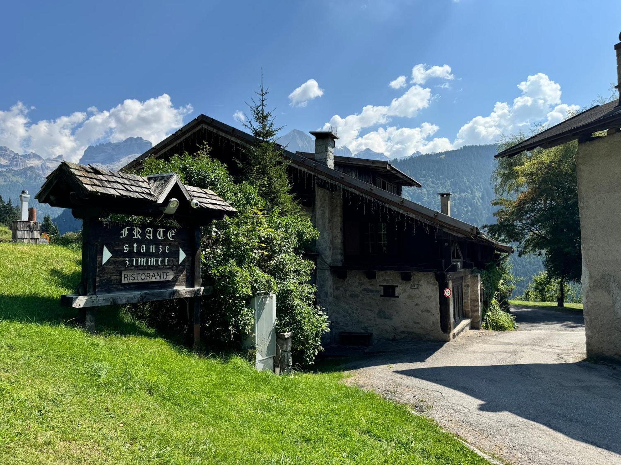 Albergo Ristorante Al Frate Da Streza Мадонна-ди-Кампильо Экстерьер фото