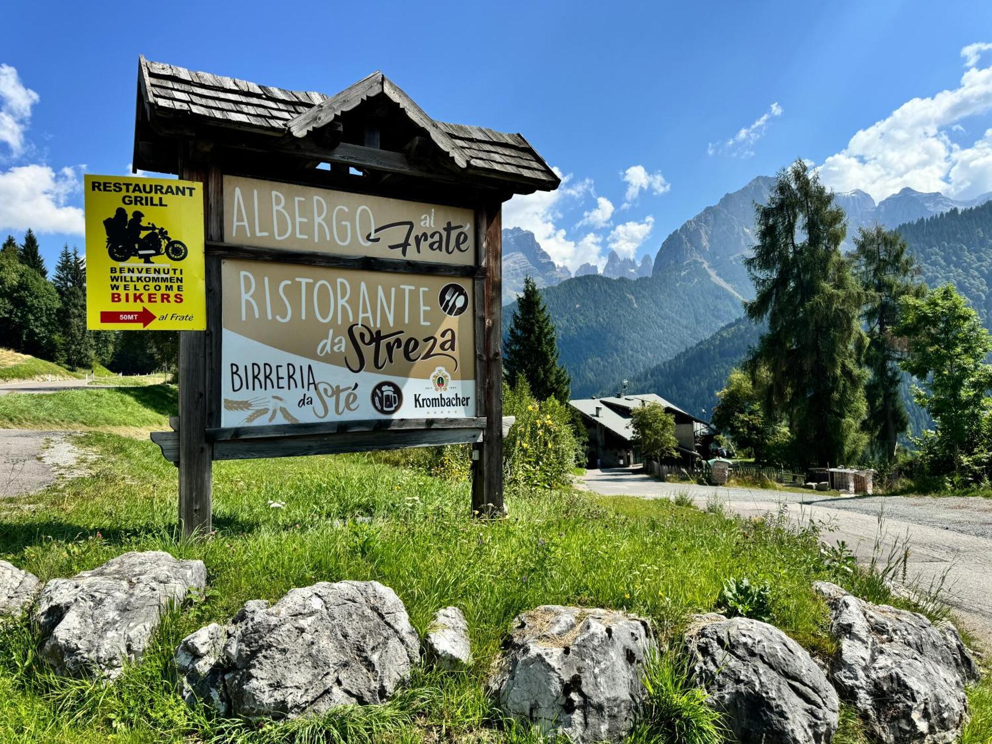 Albergo Ristorante Al Frate Da Streza Мадонна-ди-Кампильо Экстерьер фото