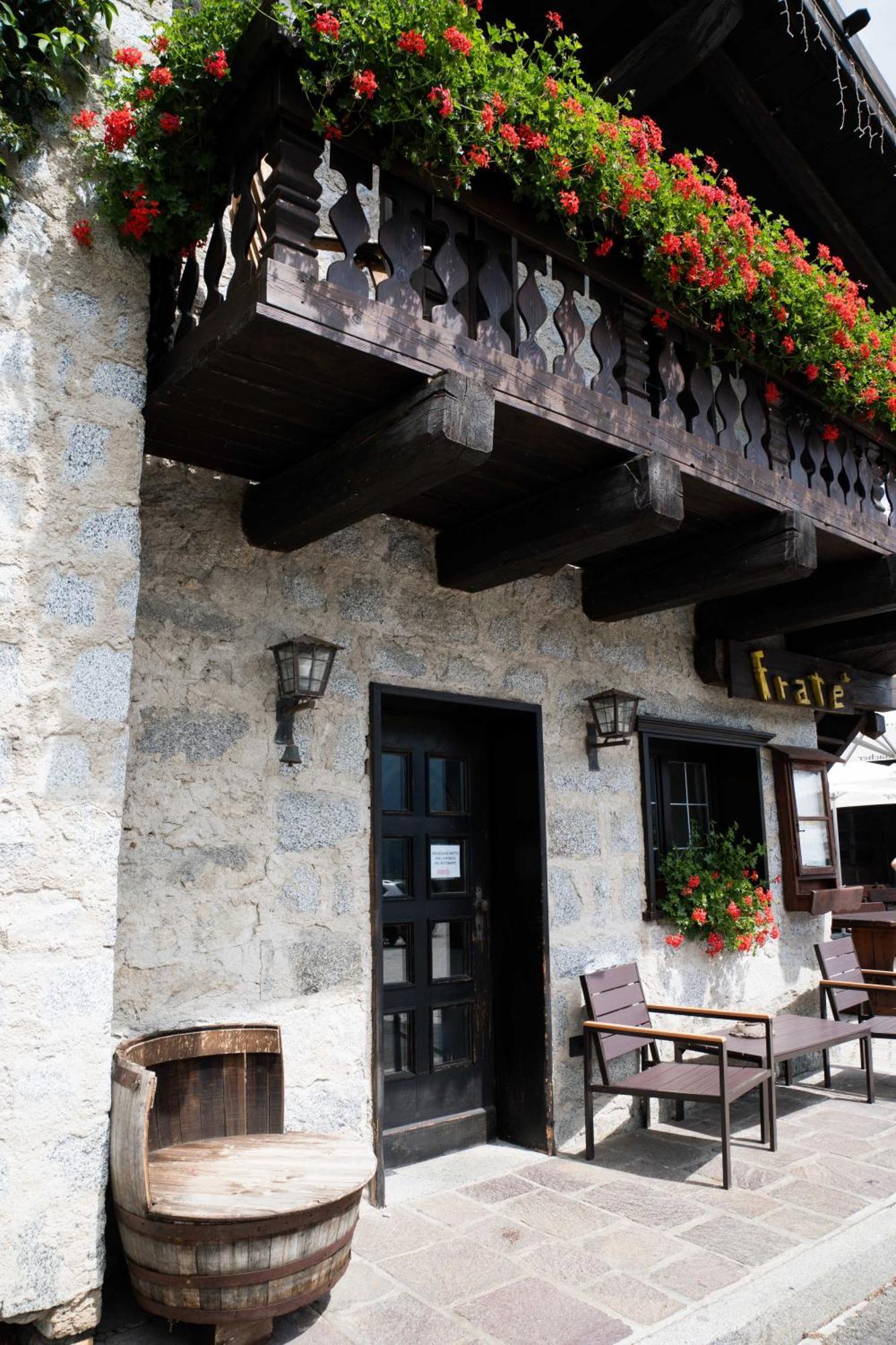 Albergo Ristorante Al Frate Da Streza Мадонна-ди-Кампильо Экстерьер фото